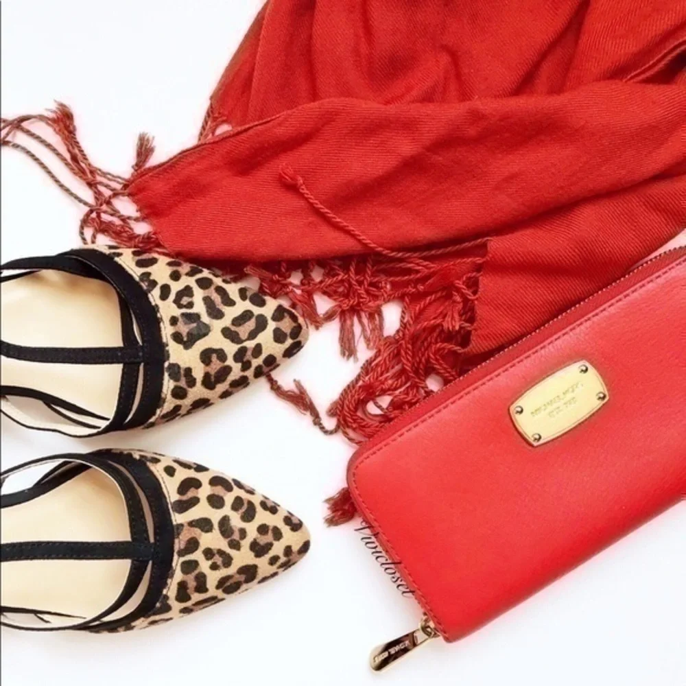 Micheal Kors Orange leather Wallet / clutch